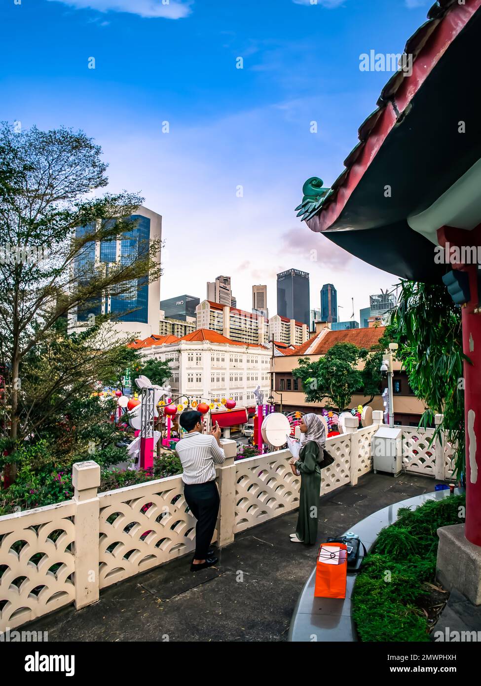 Wunderschöne Stadtlandschaft rund um Chinatown in Singapur. Stockfoto