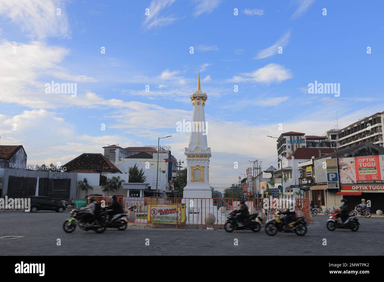 Wunderschöne Aussicht am Morgen am Yogyakarta Monument (Indonesisch: Tugu Yogyakarta). Yogyakarta, Indonesien - 05. März 2021. Stockfoto