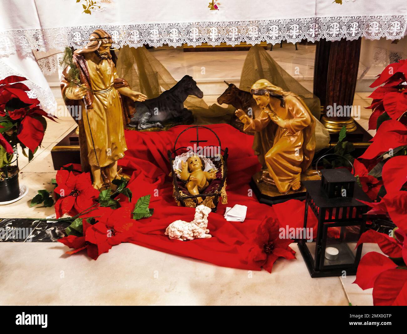 Weihnachtsdekorationen in Frigiliana in den Bergen über Nerja in Spanien Stockfoto