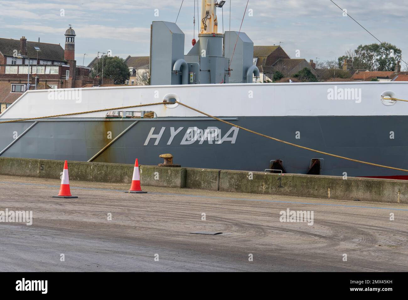 Wir entladen Getreidefracht von einem Schiff namens Hydra im Hafen Stockfoto