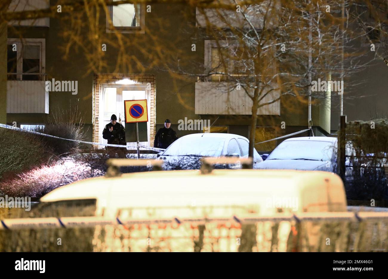 Linköping, Schweden. 2., Februar 2023. Nach einem Mordversuch im Bezirk Vimanshäll, Linköping, Schweden, wird am Mittwochabend ein Schussverletzter im Krankenhaus behandelt. Kredit: Jeppe Gustafsson/Alamy Live News Stockfoto