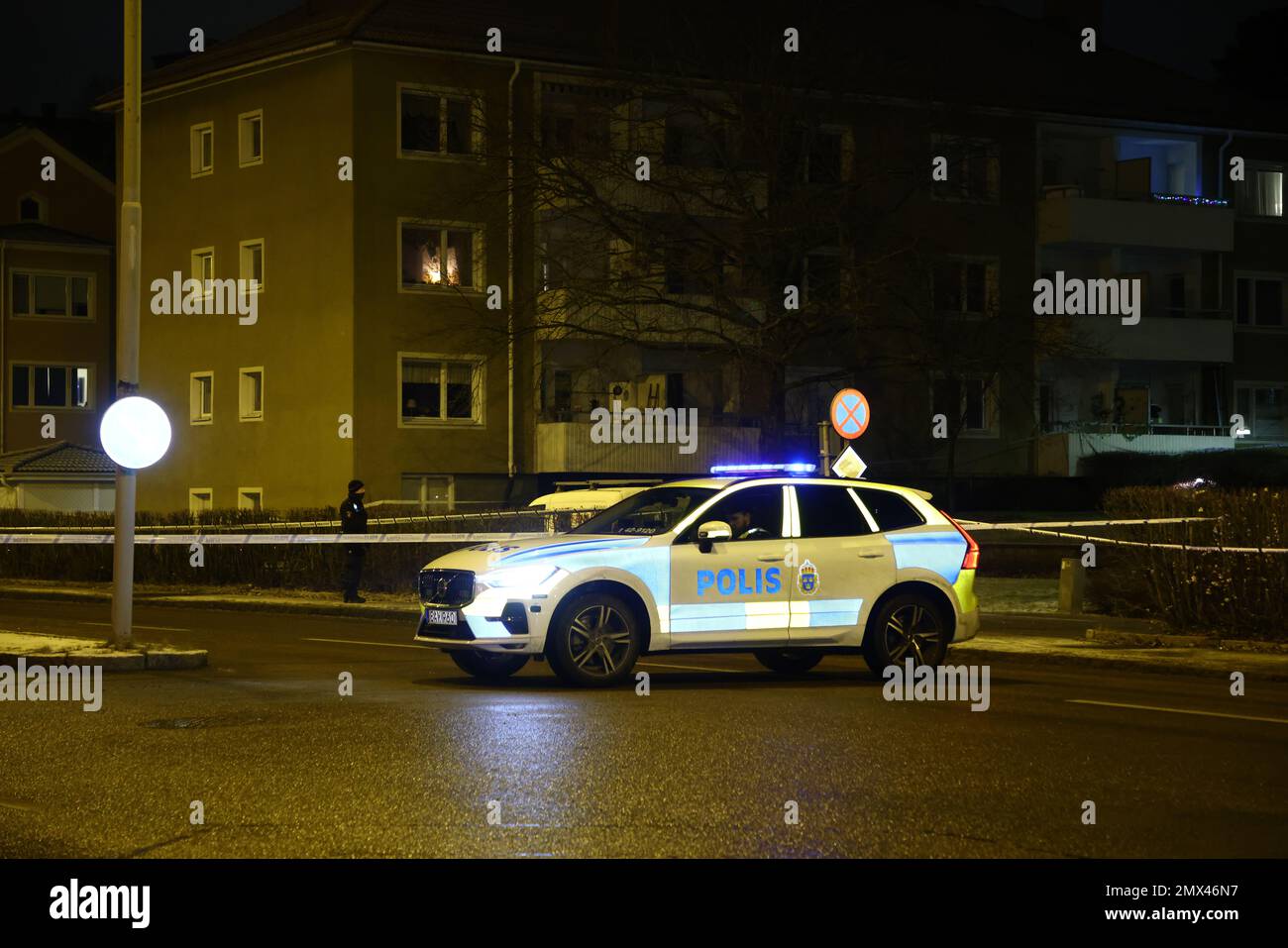 Nach einem Mordversuch im Bezirk Vimanshäll, Linköping, Schweden, wird am Mittwochabend ein Schussverletzter im Krankenhaus behandelt. Stockfoto