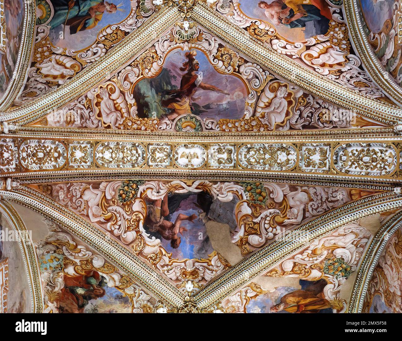 Das Certosa di San Lorenzo (Padula) ist das größte Kloster in Süditalien, berühmt für seine architektonische Pracht und seine künstlerischen Schätze. Stockfoto