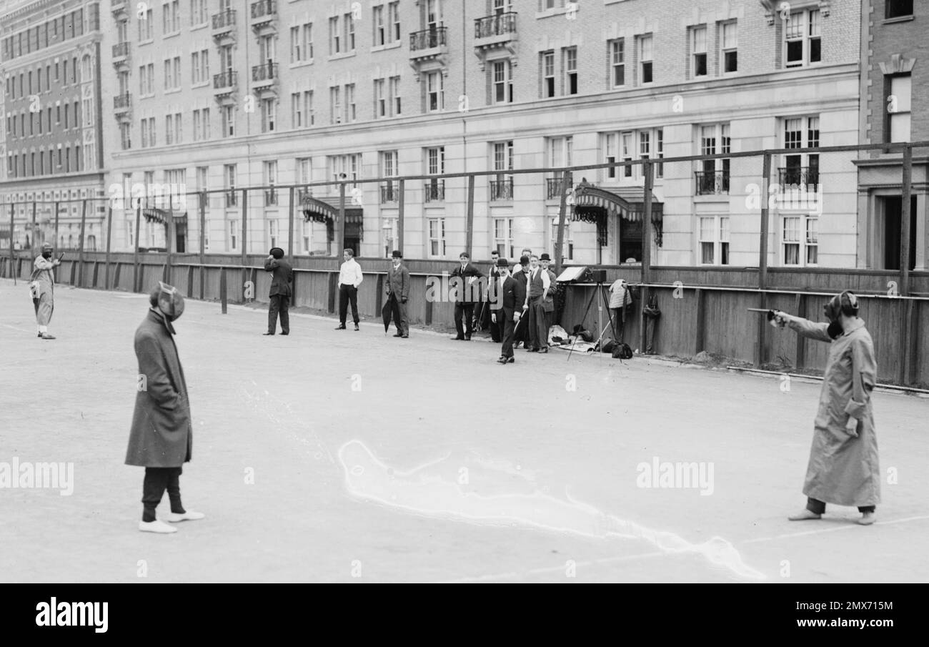 Duellisten kämpfen in New York mit Wachskugeln - früheres Paintballspiel - 1909 Stockfoto