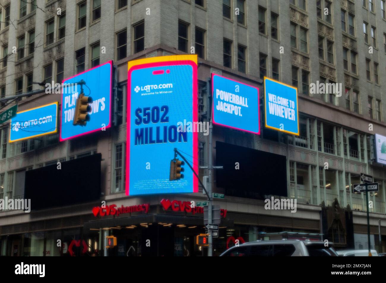 Werbung für Lotto.com, in Midtown Manhattan in New York am Sonntag, 22. Januar 2023. Lotto.com ist eine digitale Plattform, mit der Benutzer in ausgewählten Staaten Lotterielos ohne App und ohne Kaution kaufen können. Havas ist die kreative Agentur für Rekordsteigerungen im Lotto.com’s-Profil. (© Richard B. Levine) Stockfoto