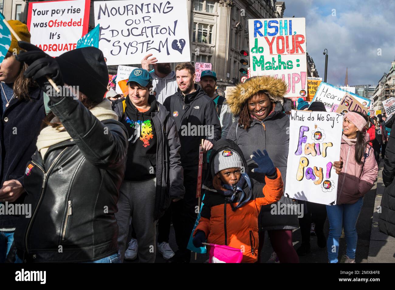 Lehrer und Beamte treten am "Walk-out Wednesday" in London, Großbritannien, dem Massenstreik bei. 01/02/2023 Stockfoto