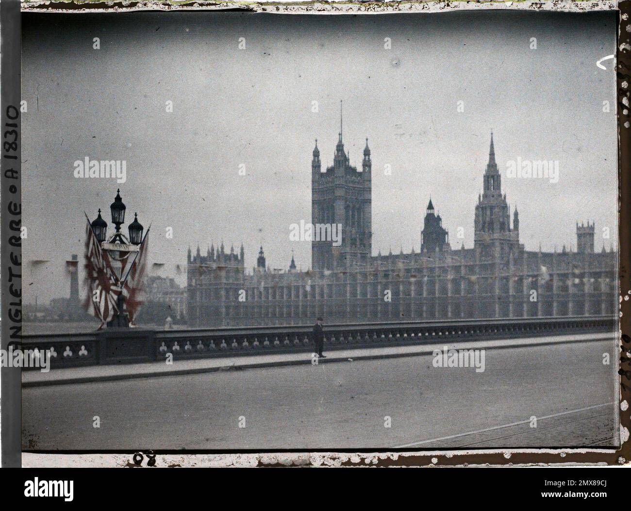 London, England das britische Parlament von der Westminster-Brücke aus gesehen , 1919 - England - Fernand Cuville - (18.-23. Juli) Stockfoto