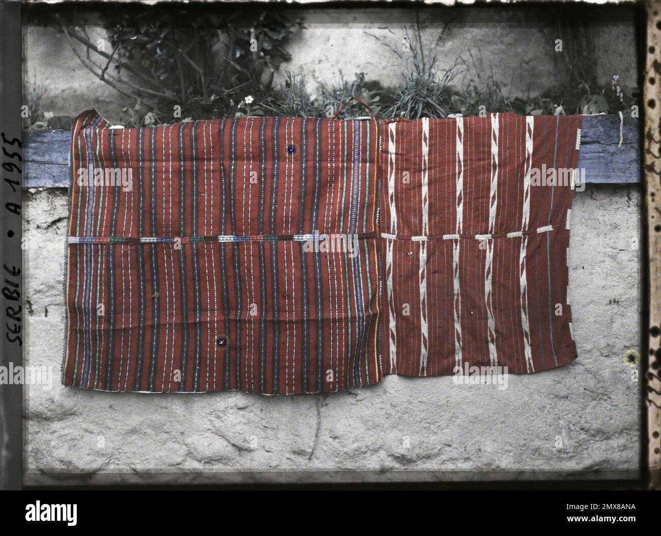 Prizren, Kosovo, Serbien zwei "Peskir", Stücke bestickter Gewebe, in Baumwolle , 1913 - Balkan - Jean Brunhes und Auguste Léon - (April 23 - Juni 9) Stockfoto