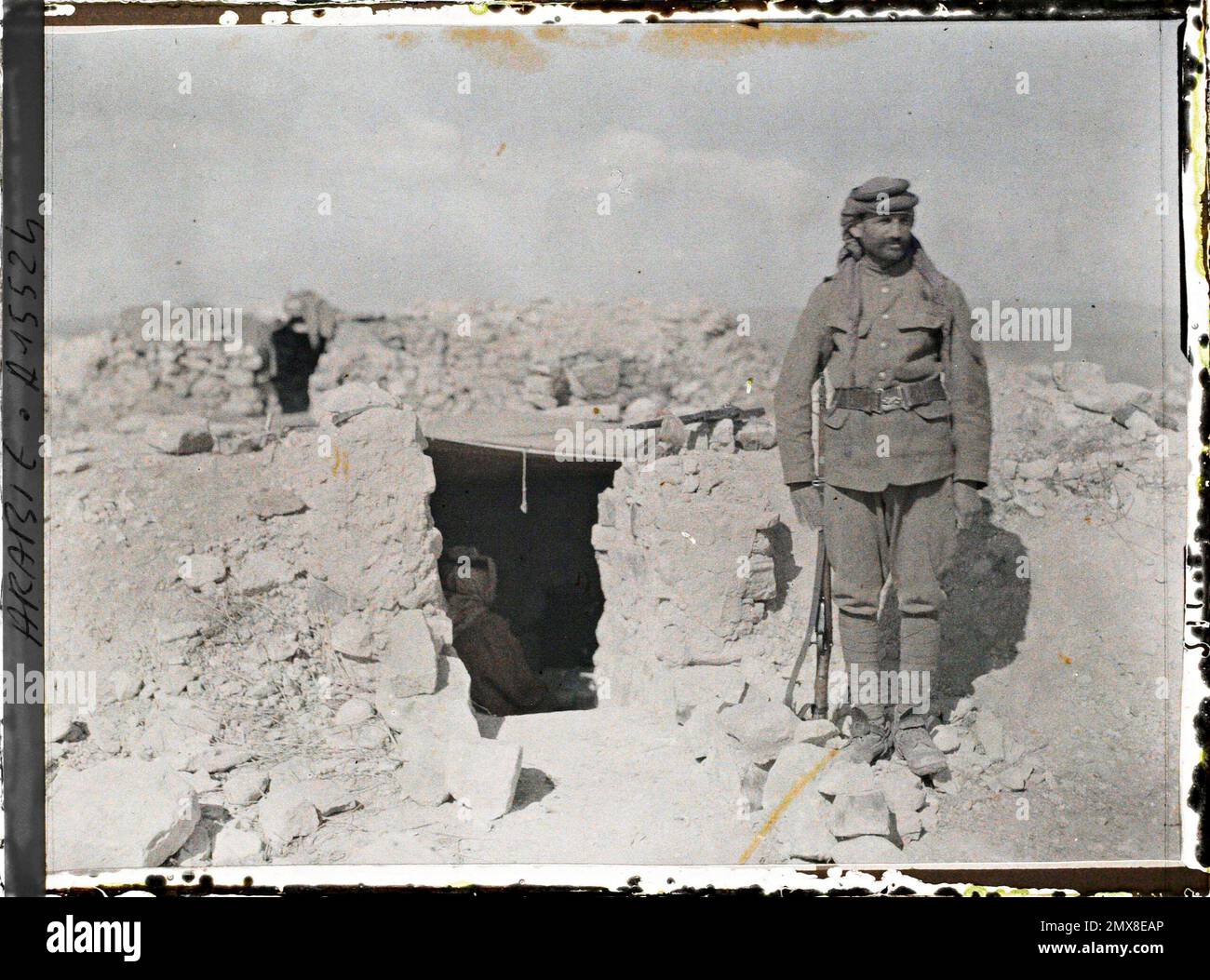 (Französisch - Ma' an , Arabie ( actuelle Jordanie ) Entrée du poste de commandement du général Dja' Far Pacha , des Forces arabes du royaume du Hedjaz). Stockfoto