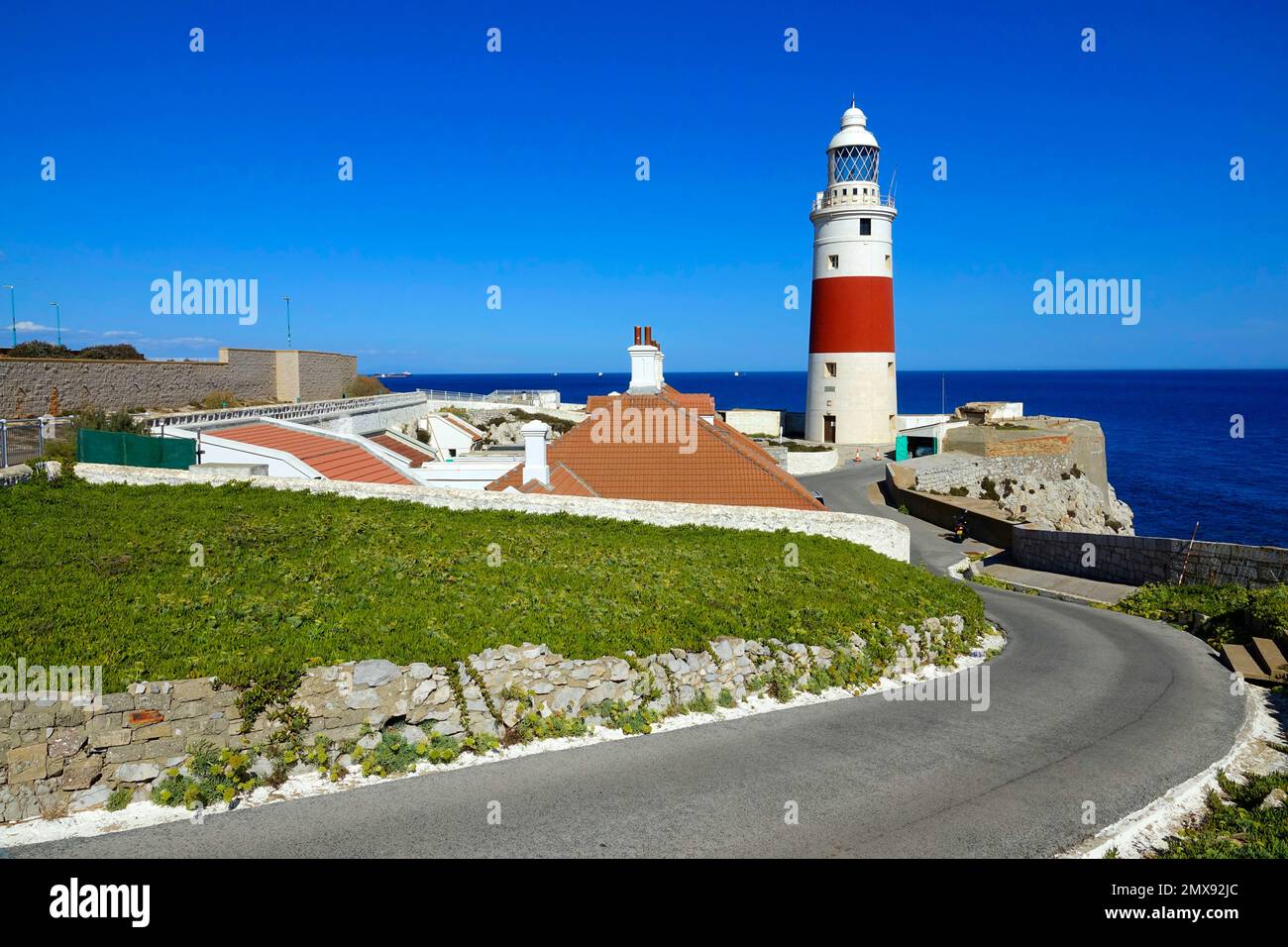 Europa Point Lighthouse Gibraltar ist ein britisches Überseegebiet und eine Stadt an der Südspitze der Iberischen Halbinsel Stockfoto