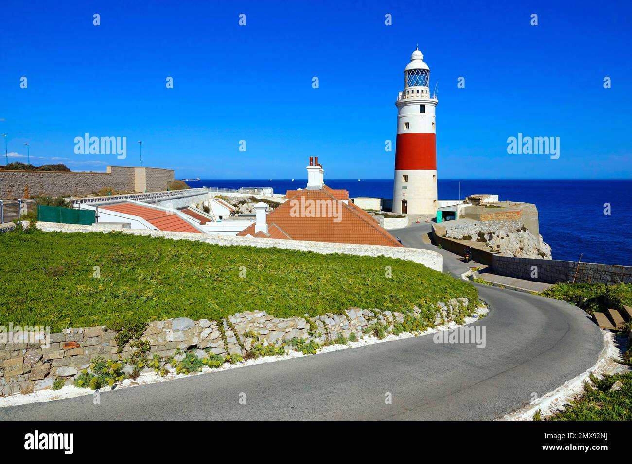 Europa Point Lighthouse Gibraltar ist ein britisches Überseegebiet und eine Stadt an der Südspitze der Iberischen Halbinsel Stockfoto