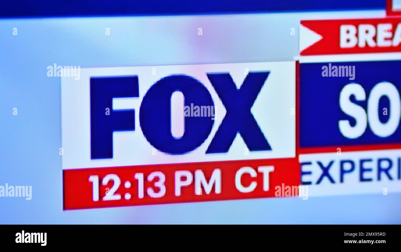 Warschau, Polen. 21. Februar 2022 Foto des Fox News Logos auf einem fernsehbildschirm. Stockfoto