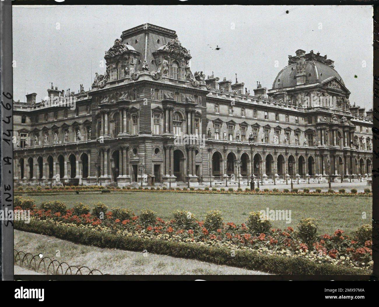 Paris (1. Arr.), France Aile Richelieu des Louvre vom Place du Carrousel, Stockfoto