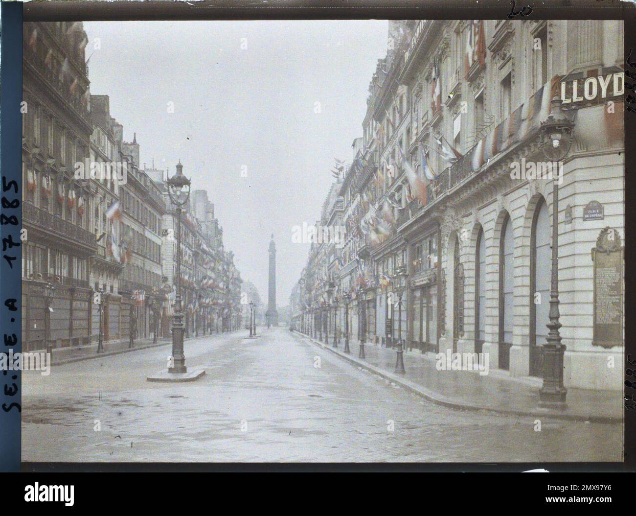 Rue de la paix dekoriert Fotos und Bildmaterial in hoher Auflösung