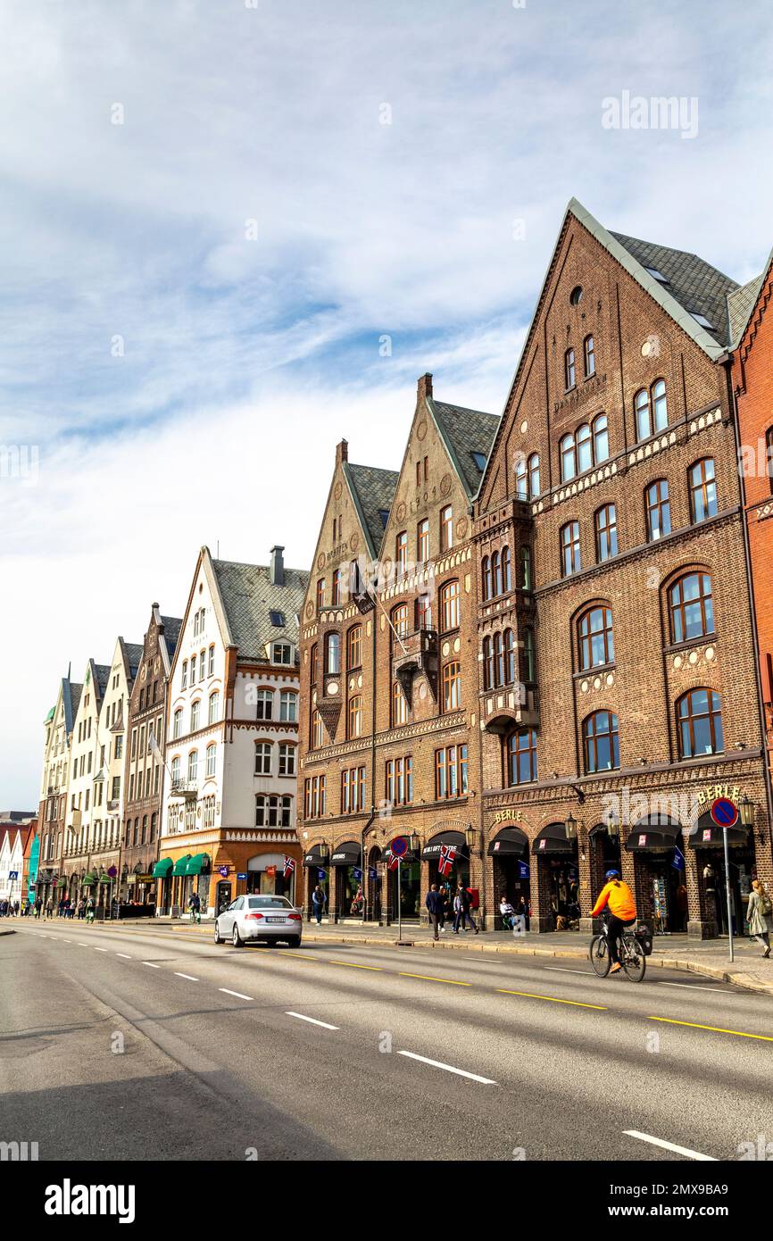 Backsteingebäude mit Giebeln rekonstruiert die historische Hansestadt Gebäude in Bryggen, Bergen, Norwegen zu entsprechen Stockfoto