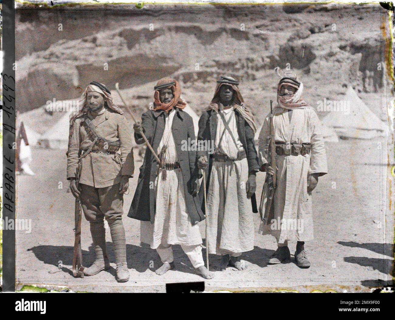 (Französisch - Quweira , Arabie ( actuelle Jordanie ) Combattants des Forces arabes du royaume du Hedjaz). Stockfoto