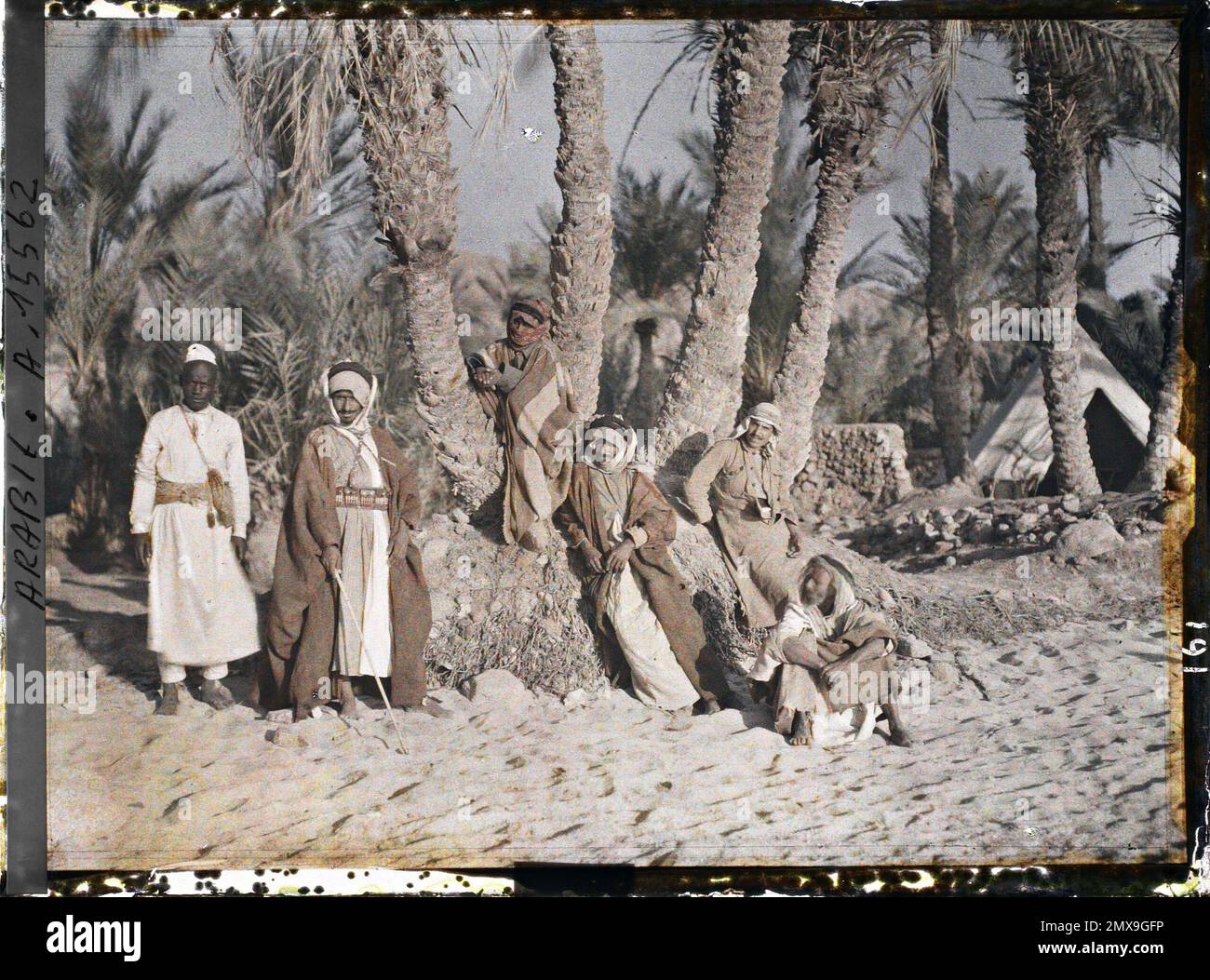 (Französisch - Aqaba , Arabie ( actuelle Jordanie ) Groupe de combattants de l' armée du royaume du Hedjaz). Stockfoto