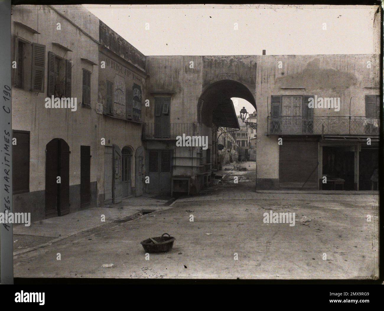 Nice, Alpes-Maritimes, Frankreich Le Vieux Marché, derzeit rue des Ponchettes , 1912 - Alpes-Maritimes, Cap Martin - Auguste Léon - (mars) Stockfoto