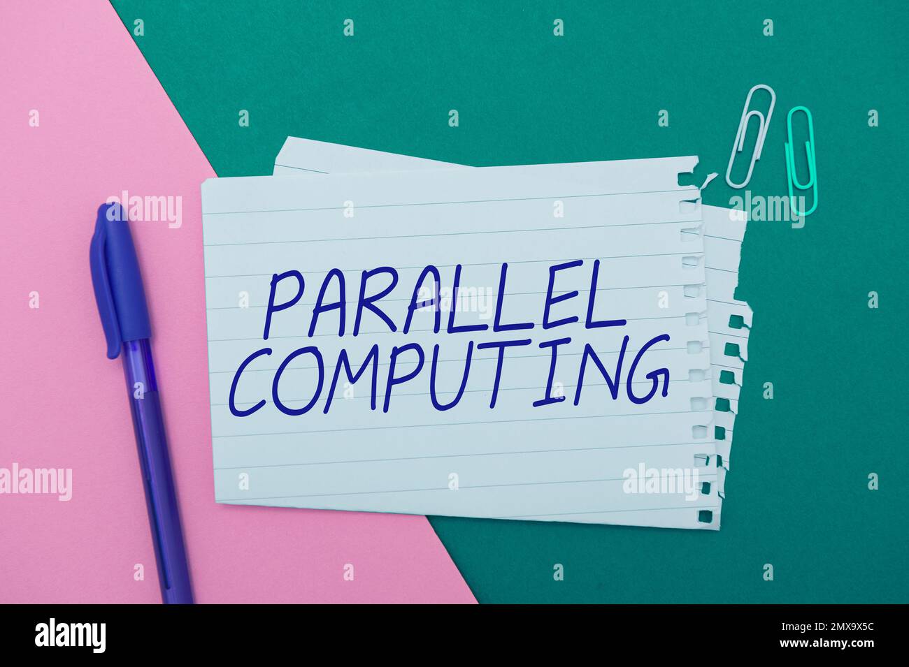 Handgeschriebenes Schild Parallel Computing. Gleichzeitige Berechnung von Geschäftsideen mittels Software und Hardware Stockfoto