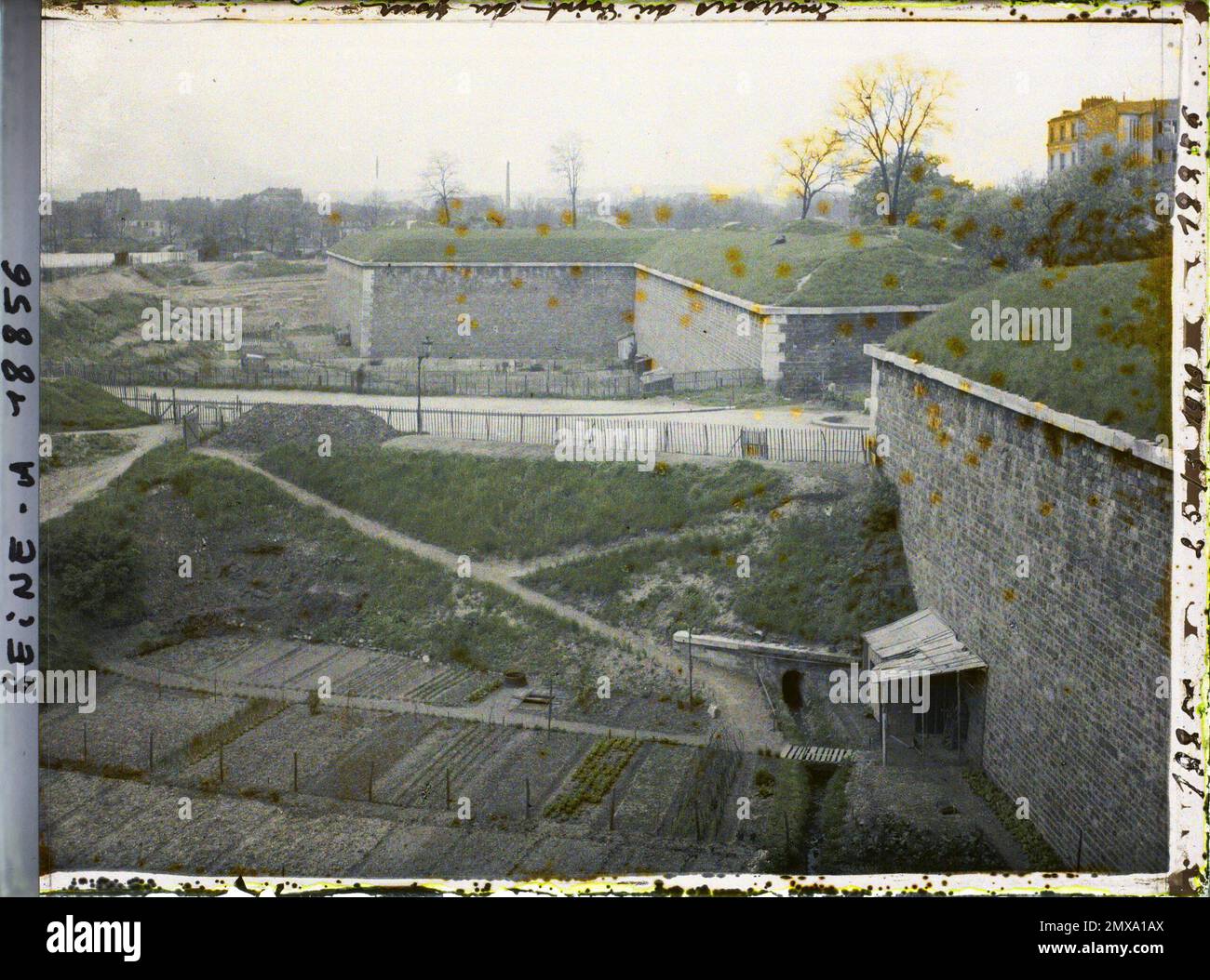 Paris (16. Arr.), Frankreich die Arbeitergärten am Fuße der Festung, in der Nähe des Porte du Point-du-Jour, Stockfoto