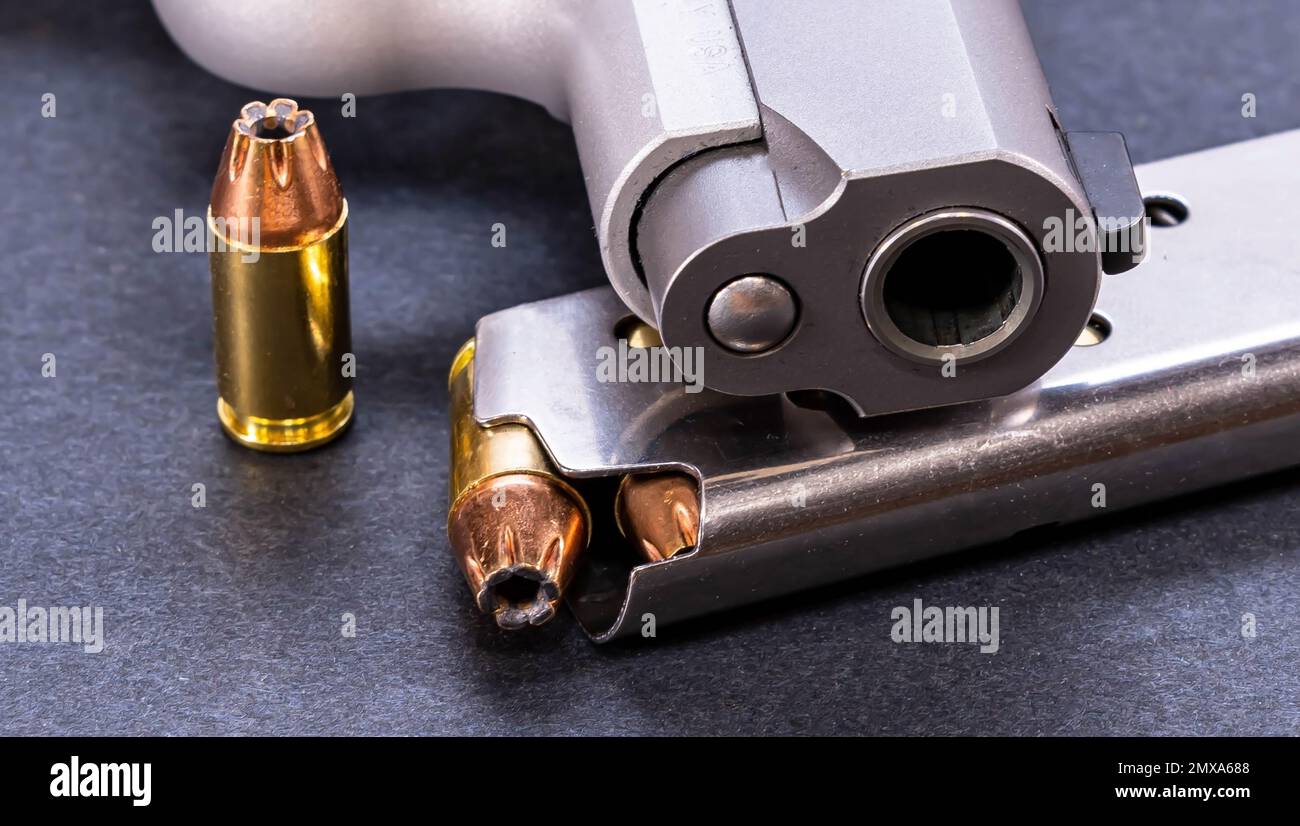 Kaliber 380 -Fotos und -Bildmaterial in hoher Auflösung – Alamy