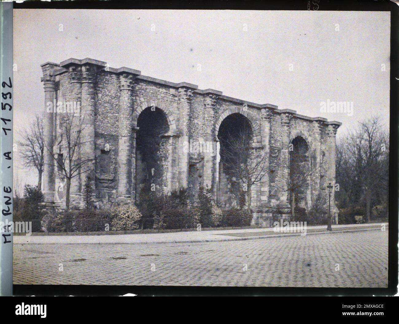 Reims, Marne, Champagne, Frankreich La Porte Mars, Place de la République , 1917 - Marne - Fernand Cuville (fotografischer Teil der Armeen) Stockfoto