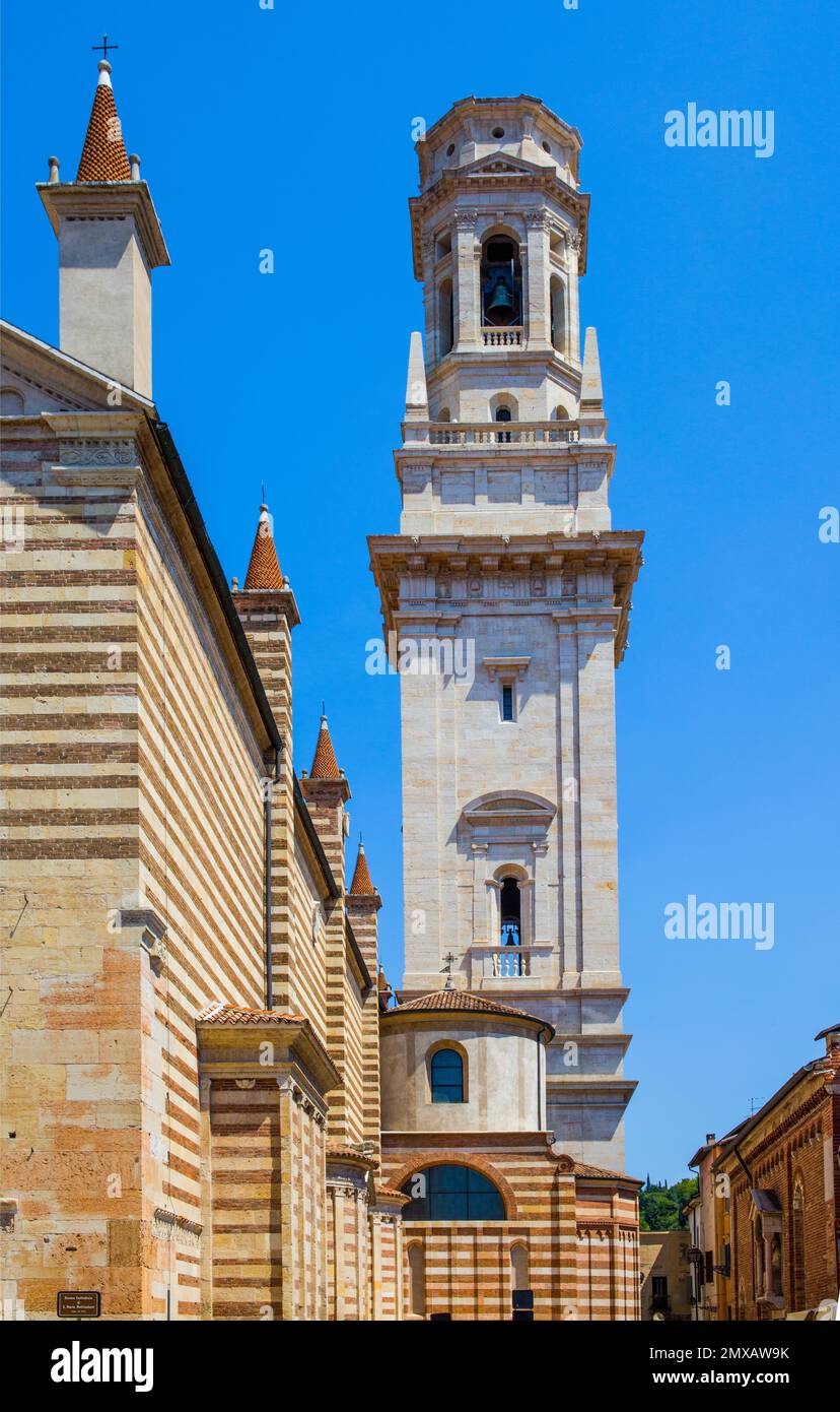 Glockenturm, Kathedrale Santa Maria Assunta, 15.-16. c. Verona mit mittelalterlicher Altstadt, Veneto, Italien, Verona, Veneto, Italien Stockfoto