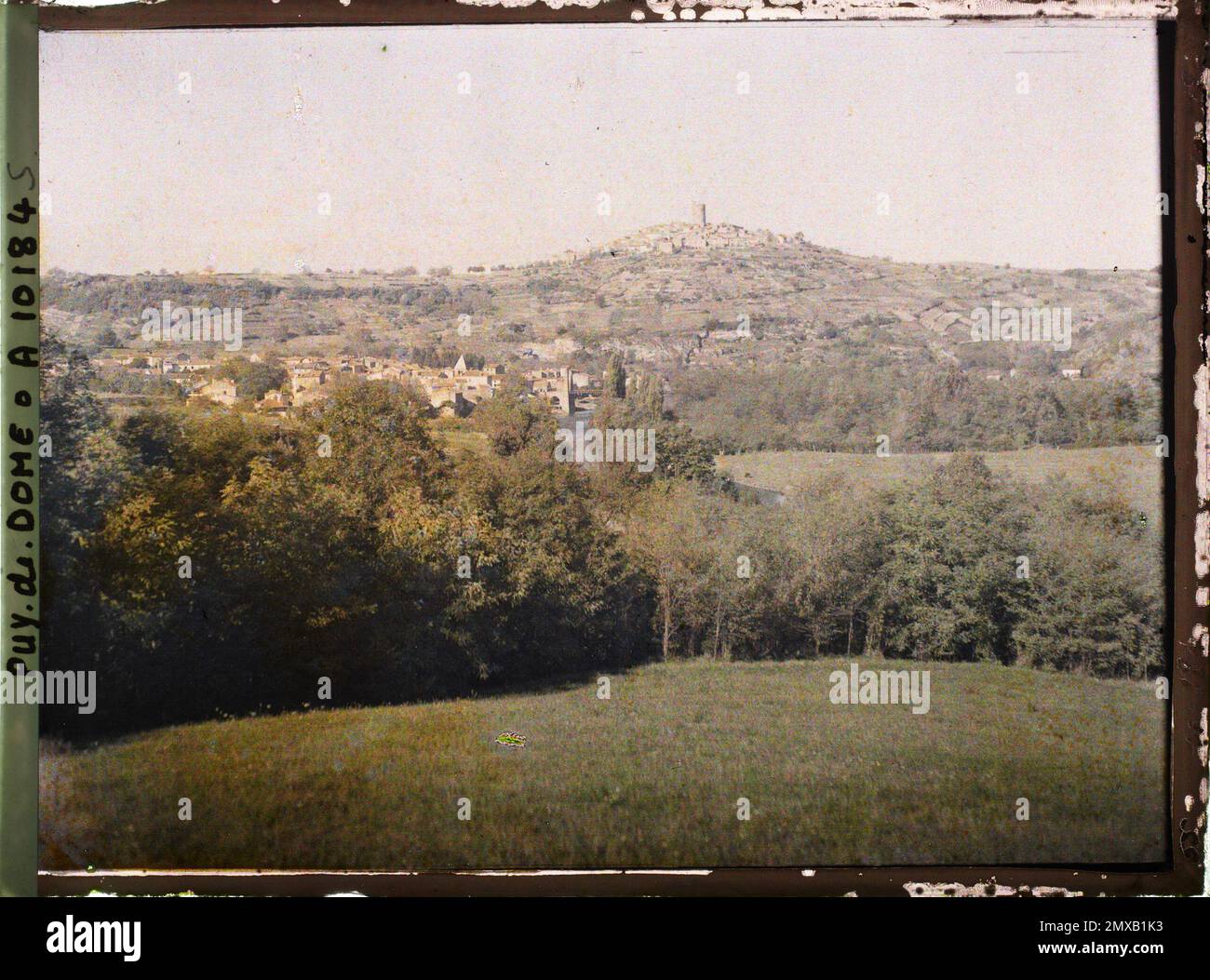 Landschaft mont berg tal turm fluss hydrographie agglomer Fotos und