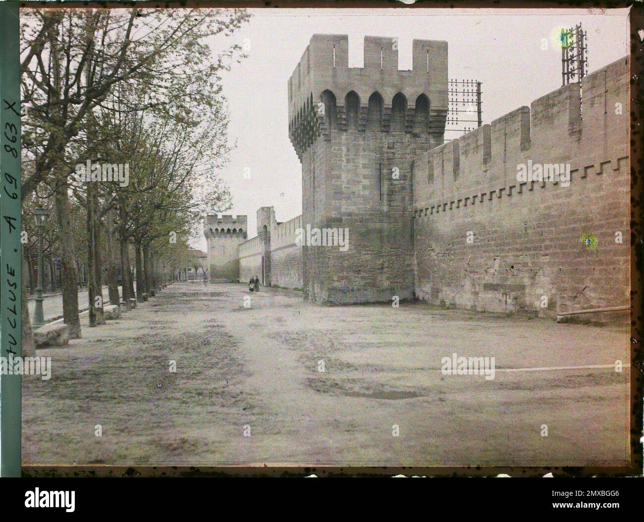 Avignon, Frankreich Stadtmauern , 1916 - Französische Provinzen - Jean Brunhes, Auguste Léon und Georges Chevalier - (April - Juli) Stockfoto