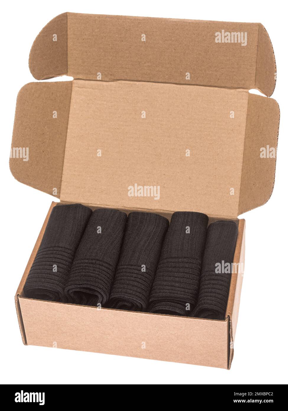 Offene faltbare Faltschachtel mit 5-Pack schwarzen Socken isoliert auf weißem Hintergrund Stockfoto
