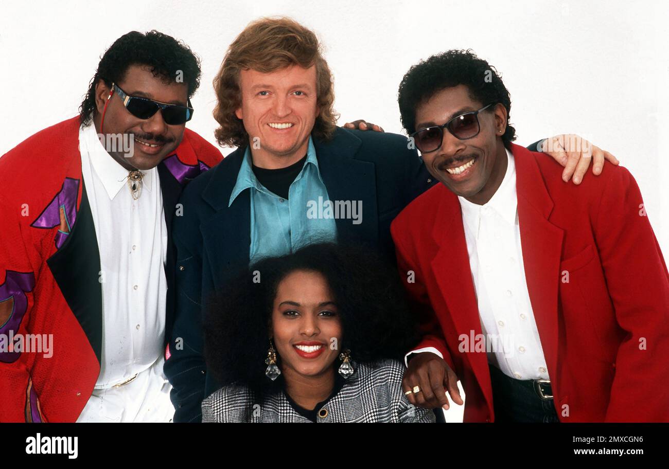 Der Musikproduzent (u.a. "Boney M.", "Milli Vanilli") und früherer schlagersänger (u.a. 'Sie war erst siebzehn') Frank Farian (M) mit den 'echten' Stim Stockfoto