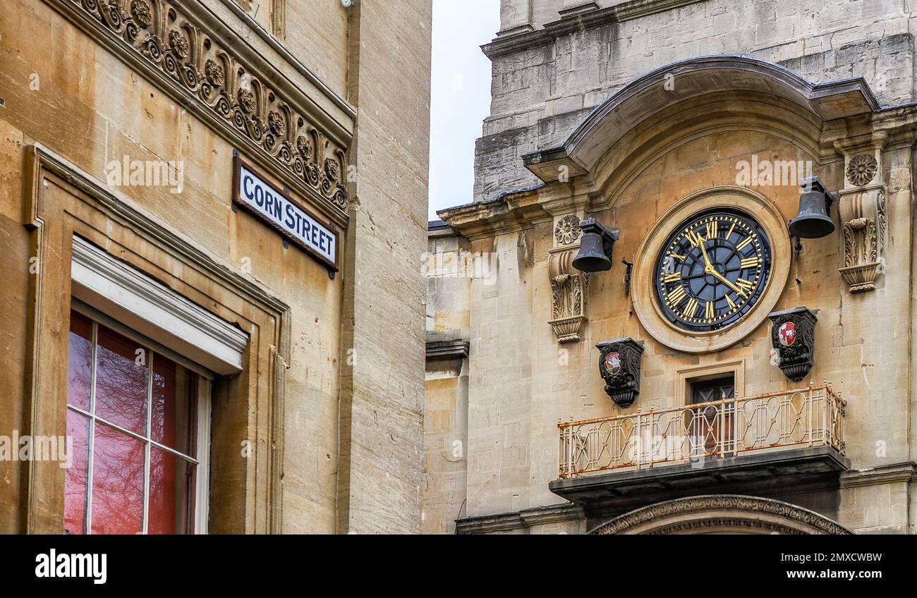Corn Street und die Uhr von Christ Church und St. Ewen in der Altstadt von Bristol UK Stockfoto