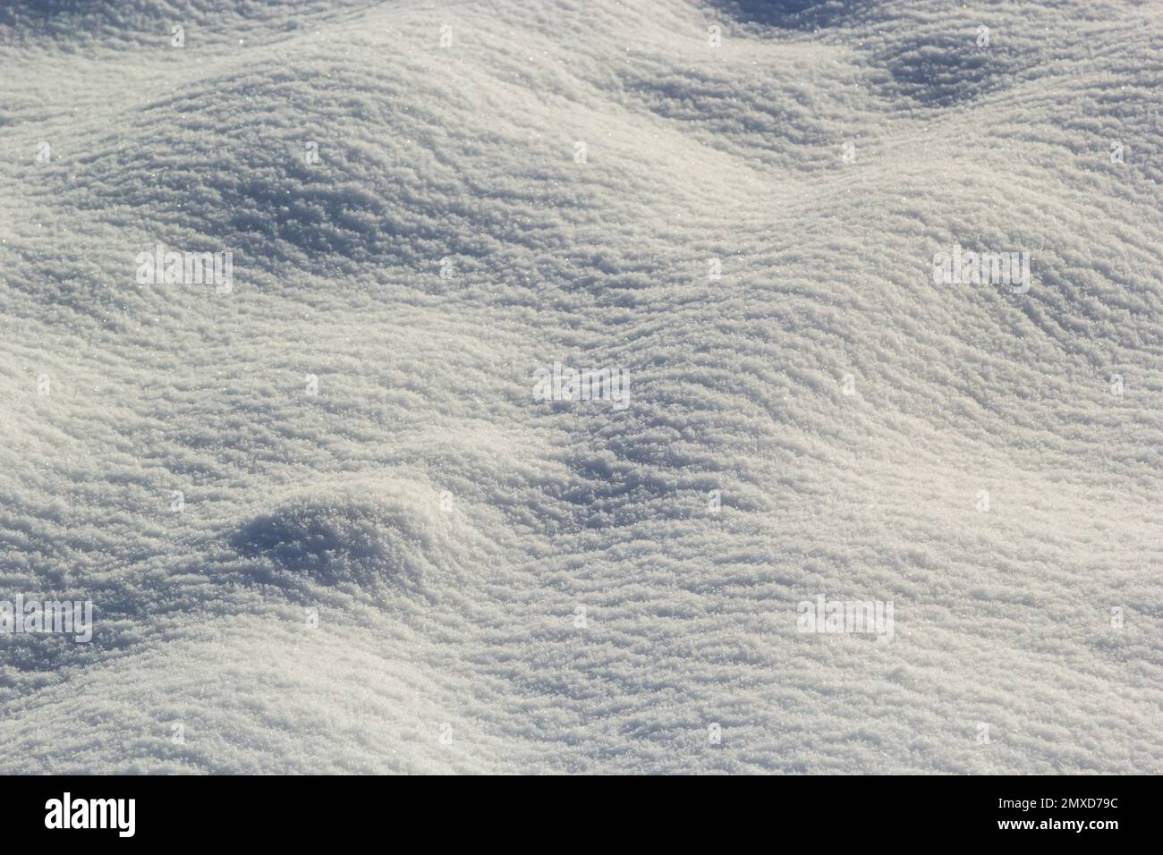 Hintergrund Der frische Schnee Textur in Blautönen. Stockfoto