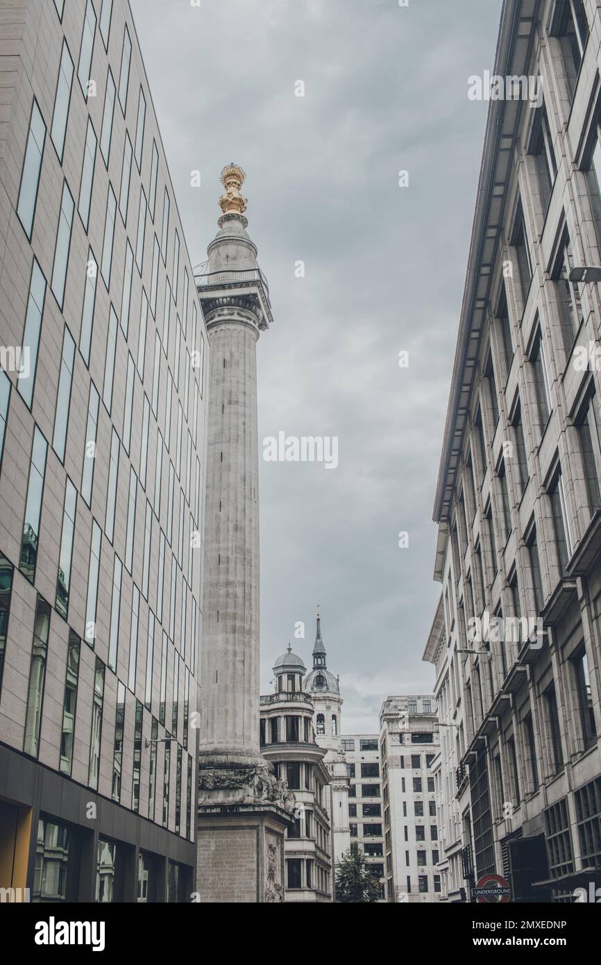 Ein vertikales Bild der Gebäude von London, Großbritannien Stockfoto