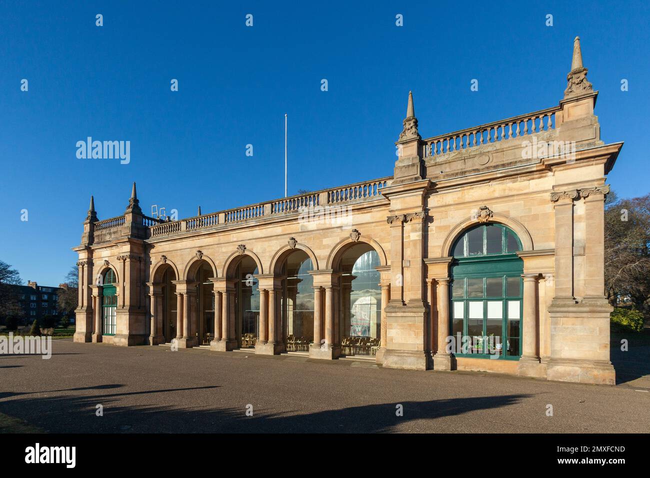 Baxter Park Pavilion, historischer Italianate Pavilion mit Glasfront, Dundee, Schottland Stockfoto