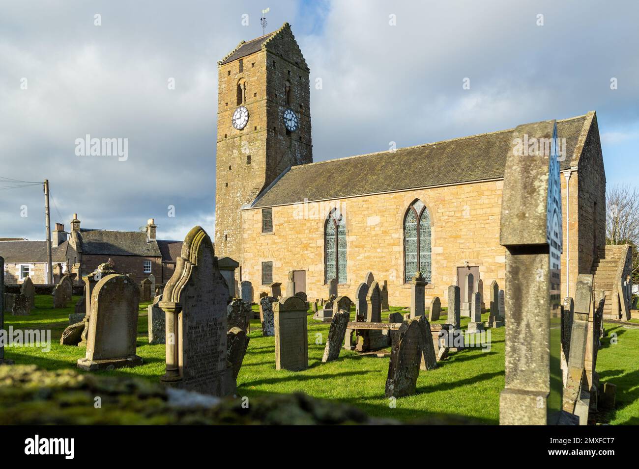 St. Serfs Mittelalterlicher Uhrenturm, Dunning Perthshire Stockfoto