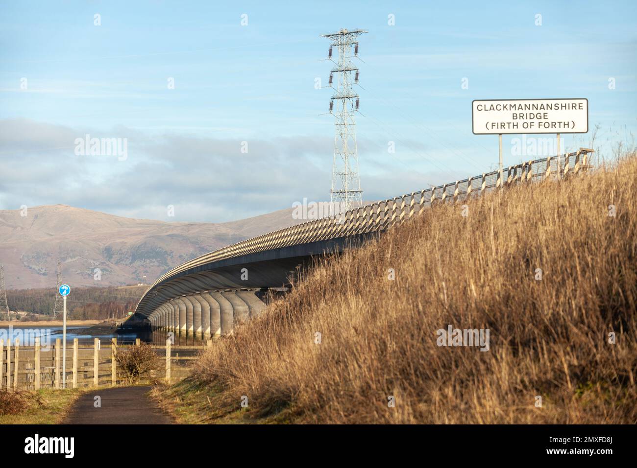 Clackmannanshire Bridge über den Firth of Forth in Schottland, die am 19. November 2008 für den Verkehr geöffnet wurde Stockfoto