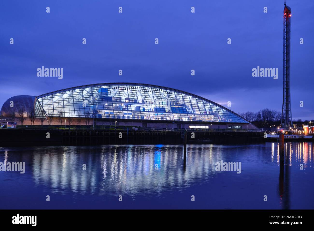 Glasgow Science Centre und den Tower of Glasgow, am Ufer des Flusses Clyde Stockfoto