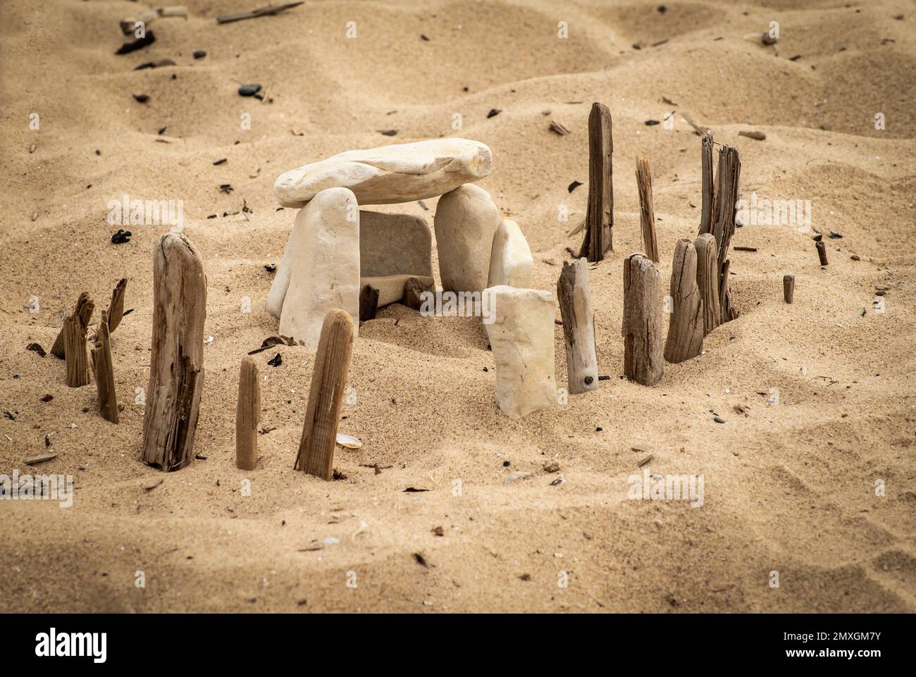 Sanddünen Sand Castle Bauwerk, erbaut von Besuchern, die am Strand spielen Stockfoto
