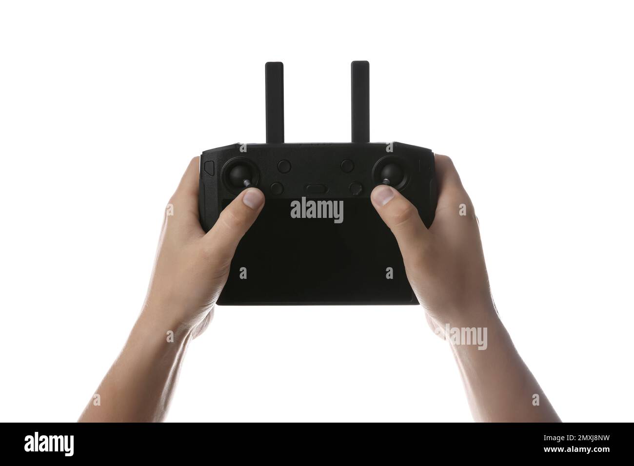Ein Mann, der einen modernen Drohnen-Controller auf weißem Hintergrund hält, Nahaufnahme der Hände Stockfoto