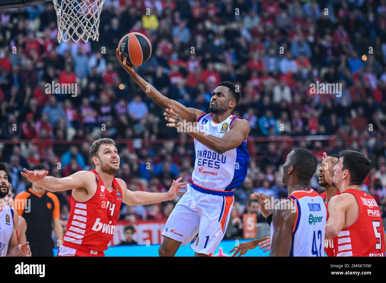 Piräus, Griechenland. 03. Februar 2023. 1 RODRIGUE BEAUBOIS von Anadolu Efes während der Euroleague Runde 23, Spiel zwischen Olympiacos Piraeus und Anadolu Efes im Friedens- und Freundschaftsstadion am 3. Februar 2023 in Athen, Griechenland. Kredit: Unabhängige Fotoagentur/Alamy Live News Stockfoto