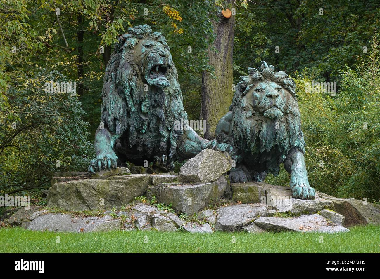 Bronzelöwen, Zoo, Friedrichsfelde, Lichtenberg, Berlin, Deutschland, Europa Stockfoto