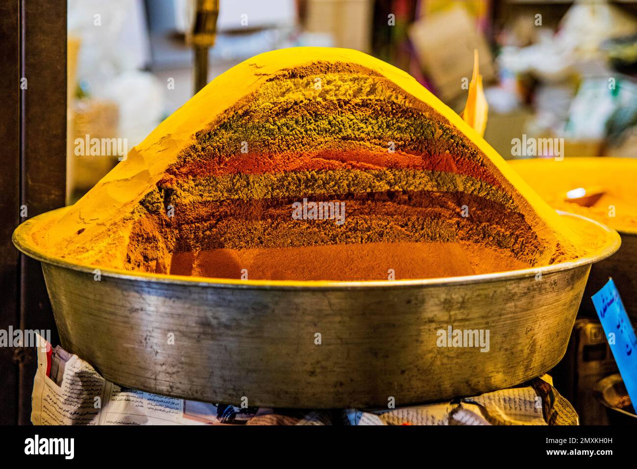 Liebevoll gestaltete Gewürzstände, der große Basar, Isfahan, Isfahan, Iran, Asien Stockfoto