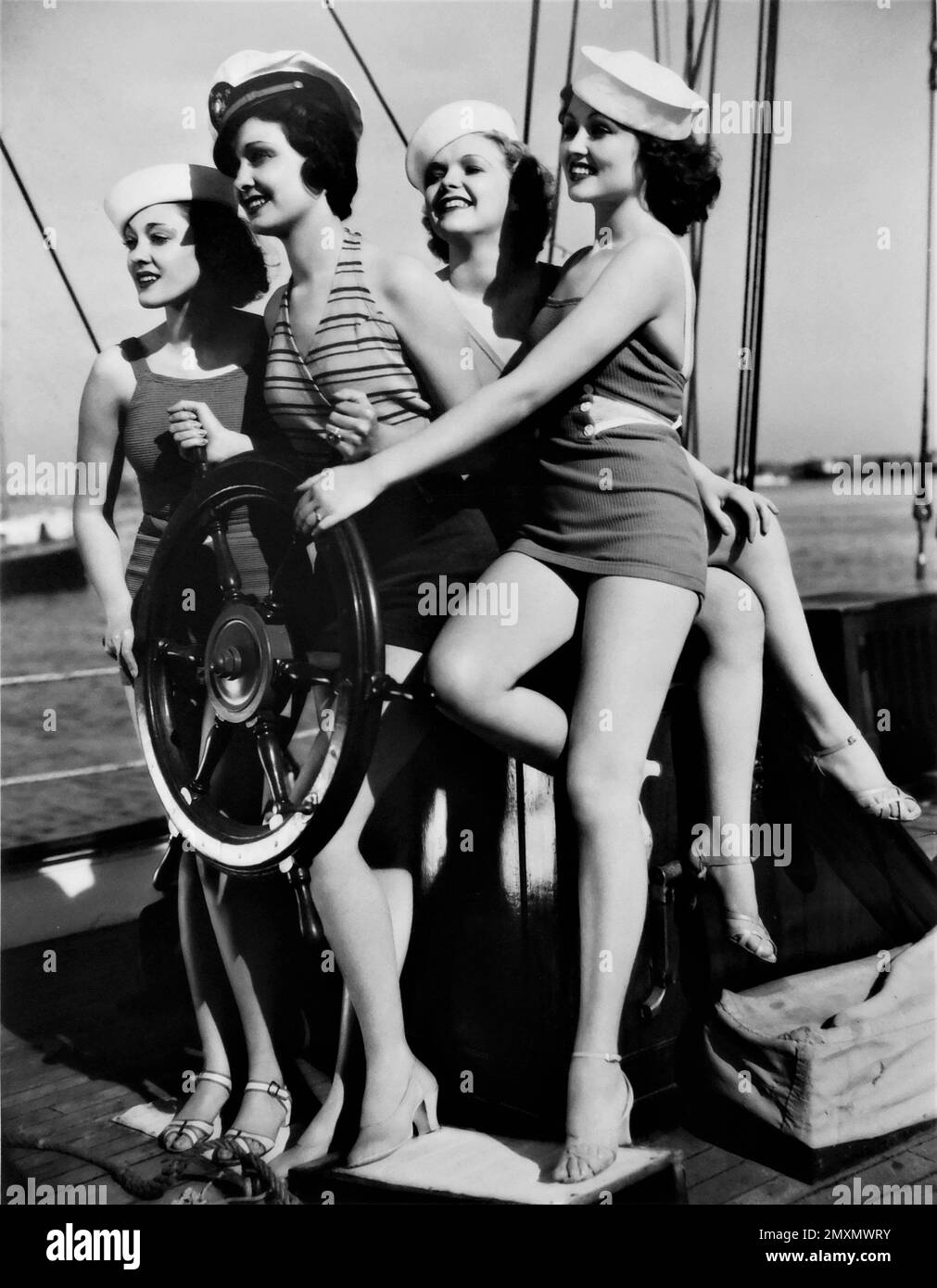 KATHLEEN BURKE GAIL PATRICK VERNA HILLIE und LONA ANDRE 1932 Foto von IRVING LIPPMAN Publicity für Panther Woman Contest für ISLAND OF LOST SOULS Paramount Pictures Stockfoto