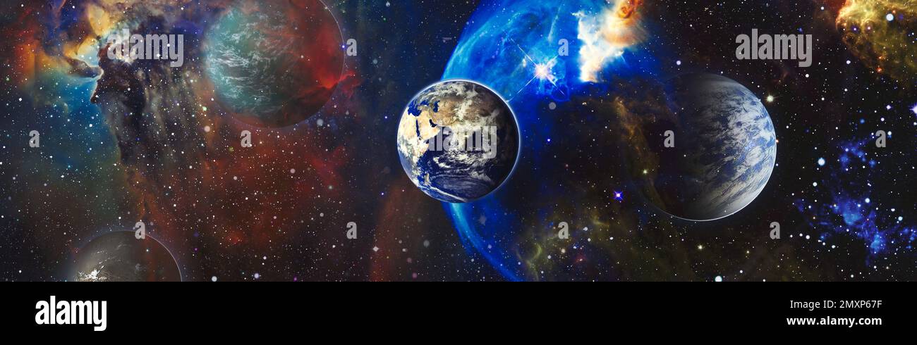 Wunderschöner Erdenplanet i Science-Fiction-Tapete mit endloser Tiefe. Elemente dieses Bildes, bereitgestellt von der NASA Stockfoto