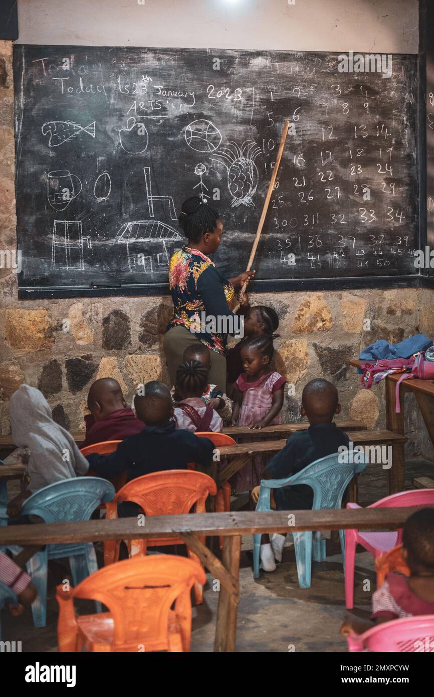 Kinder im Vorschulalter. Ländliche Schule in Tansania, Afrika Stockfoto