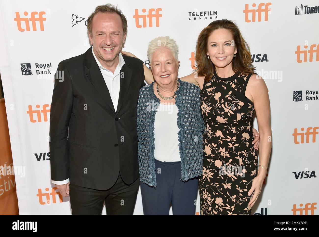 Arnaud Viard, from left, Eleanor Coppola and Diane Lane arrive at the "Paris Can Wait" premiere on day 5 of the Toronto International Film Festival at the Winter Garden Theatre on Monday, Sept. 12, 2016, in Toronto. (Photo by Evan Agostini/Invision/AP) Stockfoto