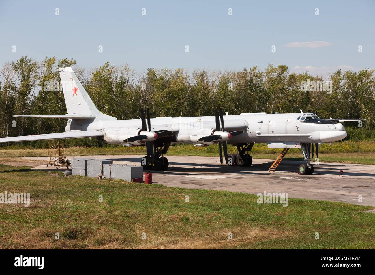 Tupolev TU-95 Bear, schwerer Bomberflugzeug der russischen Luftwaffe auf dem Luftwaffenstützpunkt Ryazan Engels Stockfoto