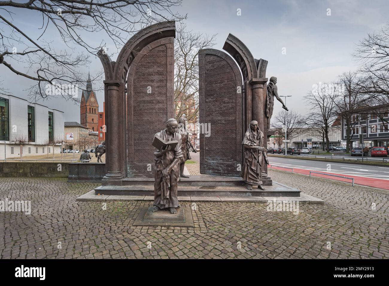 Göttingen Sieben Denkmal mit Portal und Georg Gottfried Gervinus Statuen - Hannover, Deutschland Stockfoto