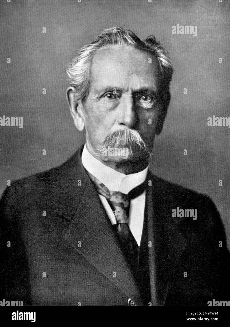 Carl Benz. Porträt des deutschen Automobildesigners Carl Friedrich Benz (geb. Karl Friedrich Michael Vaillant: 1844-1929), c. 1936 Stockfoto